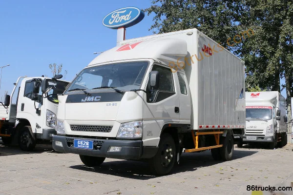 JMC Shunda Wide Body 143hp 4X2(6 wheels) 3.8m Semi-row Van Light Truck (China VI) Exterior (3) | 86Trucks