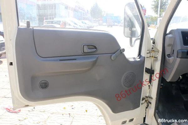 JMC Shunda Wide Body 143hp 4X2(6 wheels) 3.8m Semi-row Van Light Truck (China VI) Cab (1) | 86Trucks