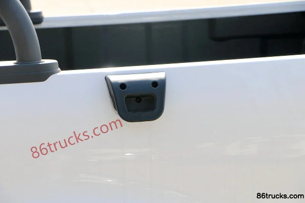 JMC Yuhu 3 2018 Advanced Shield Edition 2.5T Diesel 125hp 4WD Long Wheelbase Double Row Pickup Official Photos (2) | 86Trucks