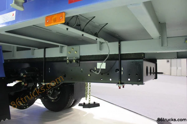 JMC Kaiwei Medium Truck 156 hp 4X2(6 wheels) 6m Single Long Van Cargo Truck Chassis (1) | 86Trucks