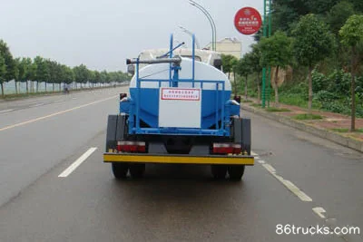 Dongfeng Kangba 140 ch 4X2(6 roues) camion citerne d'arrosage (marque Shenhu) Extérieur (2) | 86Trucks