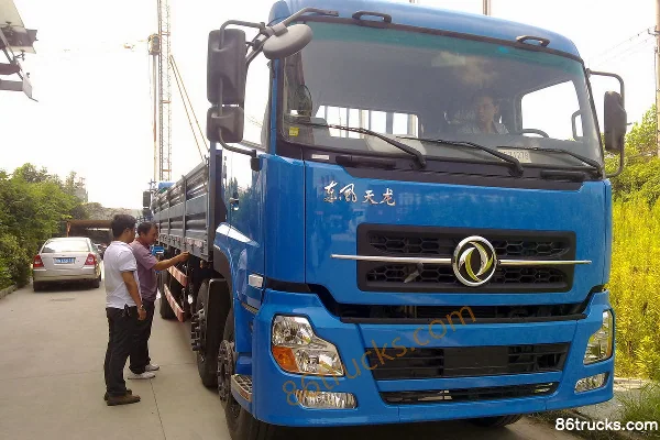 Dongfeng Commercial Vehicle Tianlong Heavy Truck 210 hp 6X2(8 wheels) 9.4m flatbed cargo truck Exterior (2) | 86Trucks