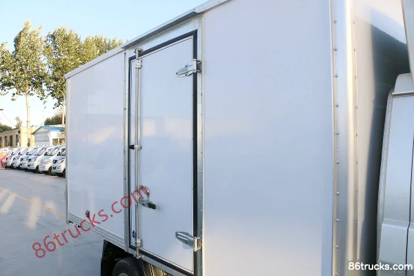 Sinotruk Wangpai W1 1.5L 102hp 4X2(6 wheels) Gasoline 3.5m Single Row Van Micro Truck Body (1) | 86Trucks