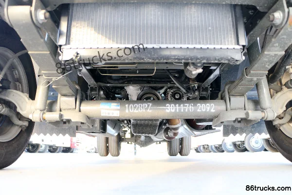 Sinotruk King W1 2.2L 112hp 4X2(6 wheels) Gasoline/CNG 3.1m double-row flatbed micro truck Chassis (1) | 86Trucks