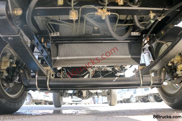 Tangjun Ouling Sailing F3 1.2L 88 hp 4X2(6 wheels) Gasoline 3.06m Single Row Van Mini Truck Chassis (1) | 86Trucks