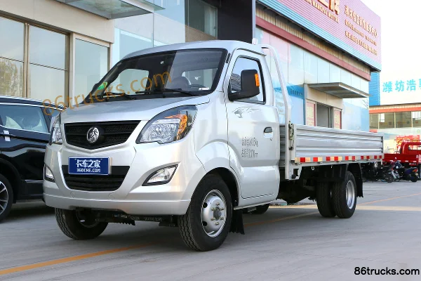 Sinotruk Wangpai W1 2.2L 112hp 4X2(6 wheels) gasoline 3.7m single-row flatbed micro truck Exterior (3) | 86Trucks