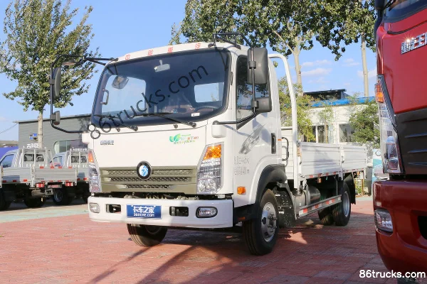 Sinotruk Wangpai 7 Series Logistics Edition 116 hp 4X2(6 wheels) 4.15m Single Row Flatbed Light Truck Exterior (3) | 86Trucks