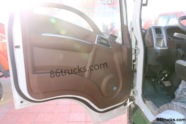 Sinotruk Wangpai 7 Series Logistics Edition 116 hp 4X2(6 wheels) 4.15m Single Row Flatbed Light Truck Cab (1) | 86Trucks