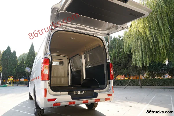 Changan Light Vehicle Ruixing M80 2018 Comfort 109 hp 2-Seat 1.5L Flat Roof Back-Door Panel Van Cargo Box (3) | 86Trucks