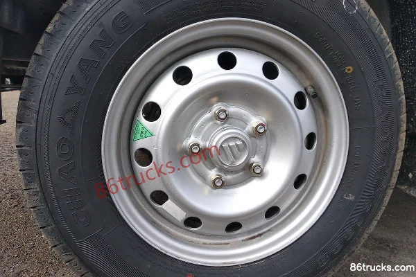 Foton Xiangling V1 1.2L 86hp 4X2(6 wheels) Gasoline 3.05m single-row van truck Chassis (3) | 86Trucks