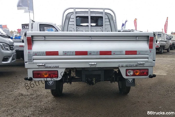 Foton Xiangling V1 1.3L 87hp 4X2(6 wheels) Petrol 2.1m Double Row Flatbed Mini Truck Exterior (3) | 86Trucks