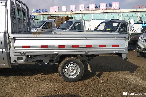 Foton Xiangling V1 1.3L 87hp 4X2(6 wheels) Petrol 2.1m Double Row Flatbed Mini Truck Body (1) | 86Trucks