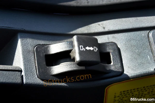 Shijun D960 375hp 6X4(10 wheels) 5.8m dump truck Cab (2) | 86Trucks