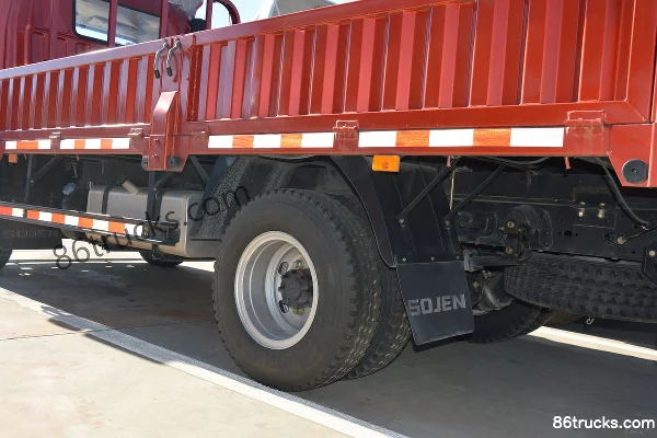 Shijun F550 Heavy-Duty Edition 165 hp 4X2(6 wheels) 3.74m Row Half Flatbed Light Truck Chassis (1) | 86Trucks