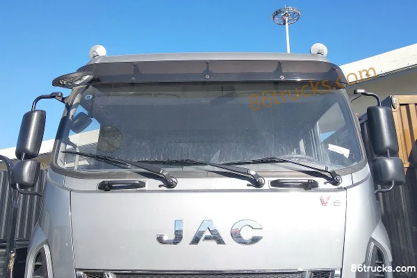 JAC Junling V9L 170hp 4X2(6 wheels) 6.8m flatbed cargo truck Exterior (2) | 86Trucks