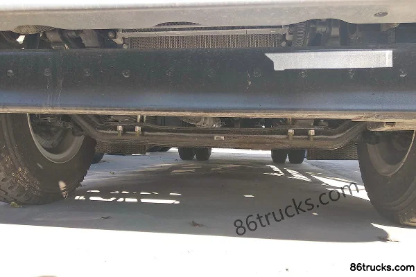 JAC Junling V9L 170hp 4X2(6 wheels) 6.8m flatbed cargo truck Chassis (1) | 86Trucks