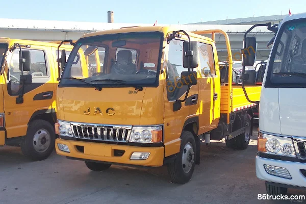 JAC Junling E3 120 hp 4X2(6 wheels) 3.2m double-row flatbed light truck Exterior (2) | 86Trucks