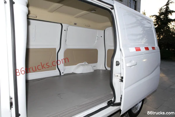 Foton Xiangling S2 116 hp 1.5L gasoline enclosed van truck Chassis (2) | 86Trucks