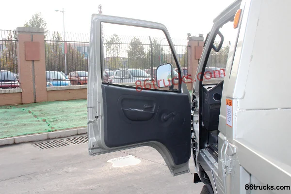 Shifeng Fengling 82 hp 4X2(6 wheels) 3.05m Dump Truck Cab (1) | 86Trucks