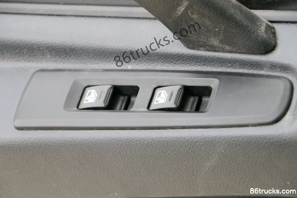 SHACMAN Commercial Vehicle Xuande X6 Standard Load Version 300 hp 8X4(12 wheels) 5.95m Dump Truck Cab (3) | 86Trucks