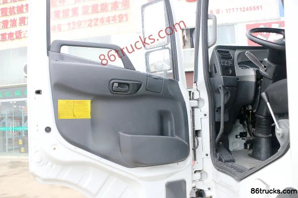 SHACMAN Commercial Vehicle Xuande X6 300hp 8X4(12 wheels) 7.4m³ Concrete Mixer Truck Cab (1) | 86Trucks