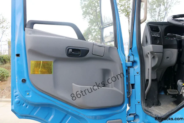 SHACMAN Commercial Vehicle Xuande X6 185 hp 4X2(6 wheels) 4.2m Dump Truck Cab (1) | 86Trucks