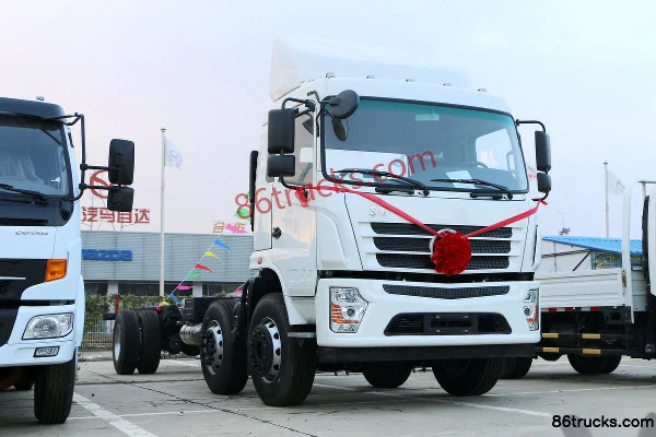 Dongfeng Dongfeng Special Chassis Cargo Trucks