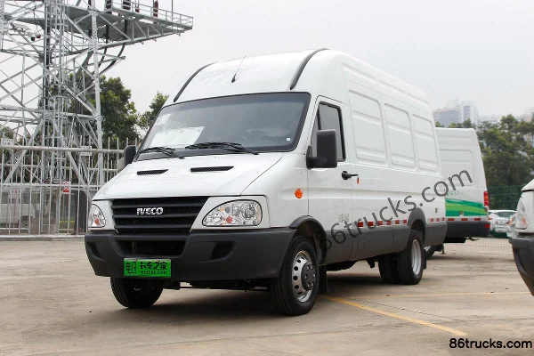 NAVECO Power Daily 2017 Prestige A50 19-20 places 146 ch 3.0T toit haut minibus Extérieur (3) | 86Trucks