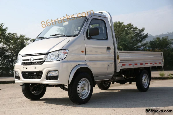 Changan Kuayue Xinbao MINI 1.2L 88hp 4X2(6 wheels) Gasoline/CNG 3.05m Single Row Flatbed Micro Truck Exterior (2) | 86Trucks