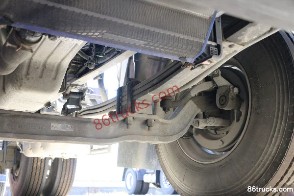 Sanhuan Shitong Haolong camion lourd 240 ch 4X2(6 roues) tracteur routier Châssis (3) | 86Trucks