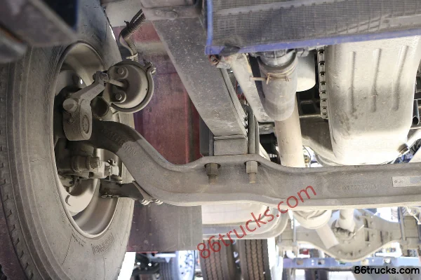 Sanhuan Shitong Haolong camion lourd 240 ch 4X2(6 roues) tracteur routier Châssis (2) | 86Trucks