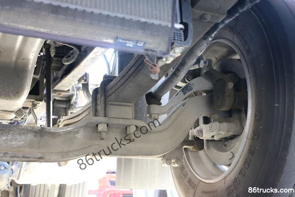 Sanhuan Shitong Haolong camion lourd 310 ch 6X4(10 roues) tracteur routier Châssis (3) | 86Trucks