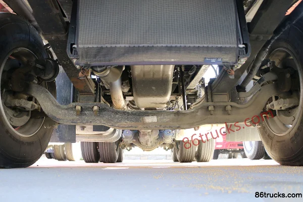 Sanhuan Shitong Haolong camion lourd 310 ch 6X4(10 roues) tracteur routier Châssis (1) | 86Trucks