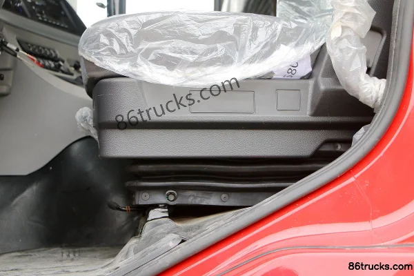FAW Linghe F200 Heavy Truck 490 hp 6X4(10 wheels) Tractor Truck (Cummins) Cab (3) | 86Trucks