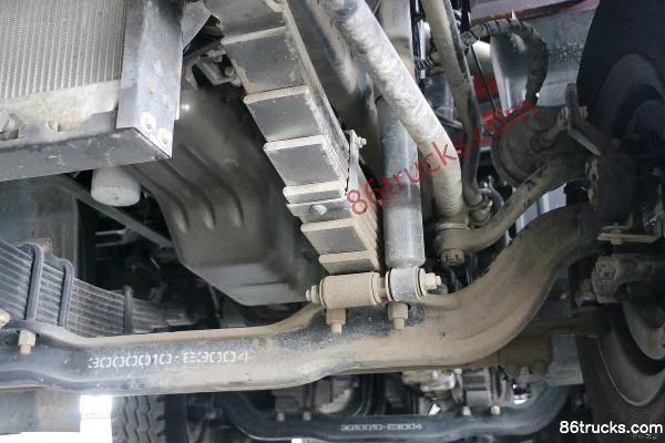 FAW Linghe 180 hp 6X2(8 wheels) 4.8m Dump Truck Chassis (2) | 86Trucks