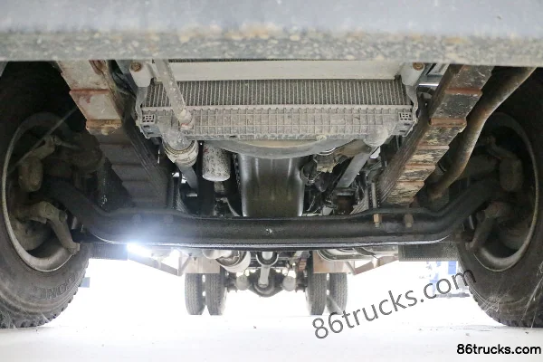FAW Linghe 180 ch 4X2(6 roues) Camion frigorifique 7,8 m cabine avancée Châssis (1) | 86Trucks