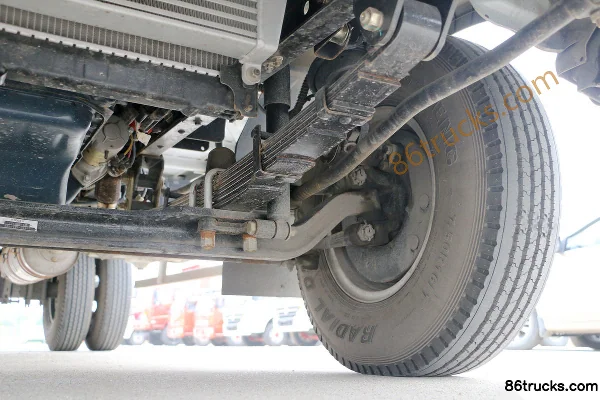 FAW Linghe Dongfang Zhixing 129 ch 4X2(6 roues) camion léger à ridelles 4,18 m cabine simple Châssis (3) | 86Trucks
