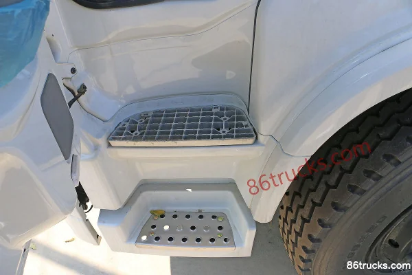 Sanhuan Shitong Haolong 35.8T 4X2(6 wheels) Electric Tractor Truck Cab (1) | 86Trucks