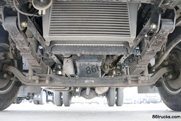 FAW Linghe Dongfang Star 129hp 4X2(6 wheels) 4.12m single-row van truck Chassis (1) | 86Trucks