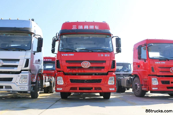Sanhuan Shitong Yulong Heavy Truck 350 hp 6X2(8 wheels) Tractor Truck Exterior (2) | 86Trucks