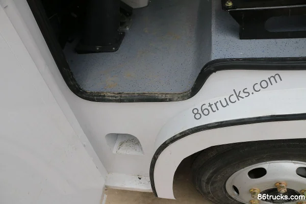 FAW Xiake K16 4.5T 5.99m Pure Electric Van Transport Truck 79.716kWh Cab (3) | 86Trucks