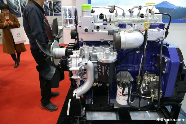 Yunnei Power YN4F136-30CR 200 hp 4.7L China IV Diesel Engine Exterior (2) | 86Trucks