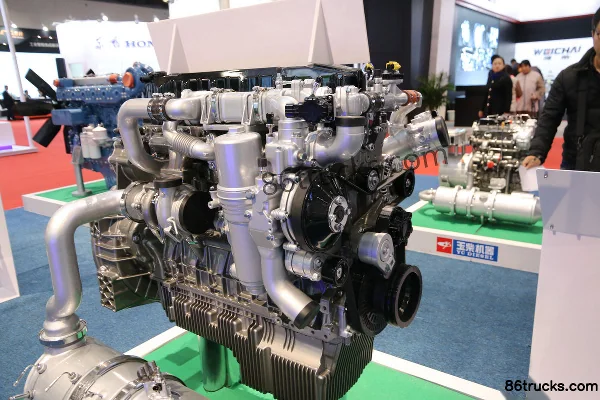 Yuchai YCK08330-60 330 ch 7.7L China VI Moteur diesel Extérieur (3) | 86Trucks