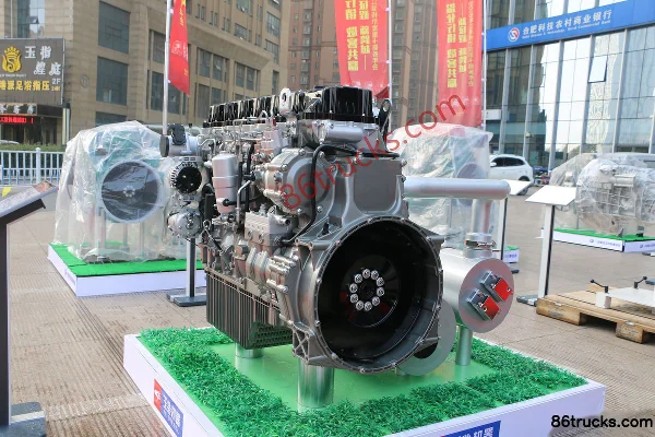 Yuchai YCK15650-60 650hp 15L China VI Diesel Engine Exterior (3) | 86Trucks