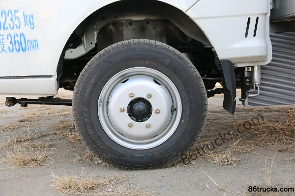 Kama Ruihang X1 1.5L 110hp 4X2(6 wheels) 3.6m Single Row Stake Micro Truck Chassis (3) | 86Trucks