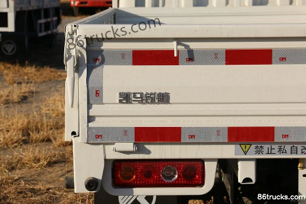 Kama Ruihang X1 1.5L 110hp 4X2(6 wheels) 3.6m Single Row Stake Micro Truck Body (3) | 86Trucks