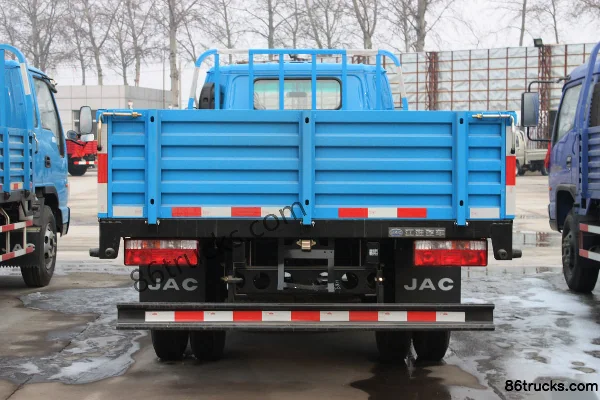 JAC Weiling 109hp 4X2(6 wheels) 5.2m single-row panel cargo truck Cab (1) | 86Trucks