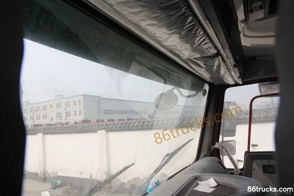 Sinotruk HOWO 375 hp 8X4(12 wheels) 7.6m dump truck (side tipper) Cab (3) | 86Trucks