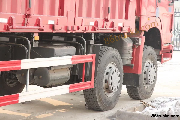 Sinotruk HOWO 375 hp 8X4(12 wheels) 7.6m dump truck (side tipper) Chassis (1) | 86Trucks