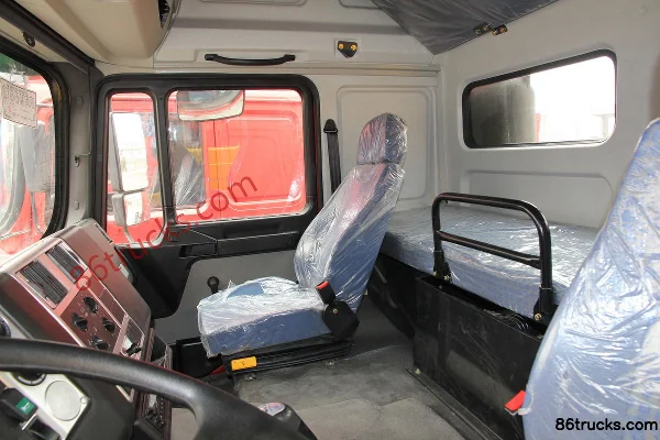 Sinotruk Yuanwei Heavy Truck 340 hp 6X2(8 wheels) Tractor Truck Cab (3) | 86Trucks